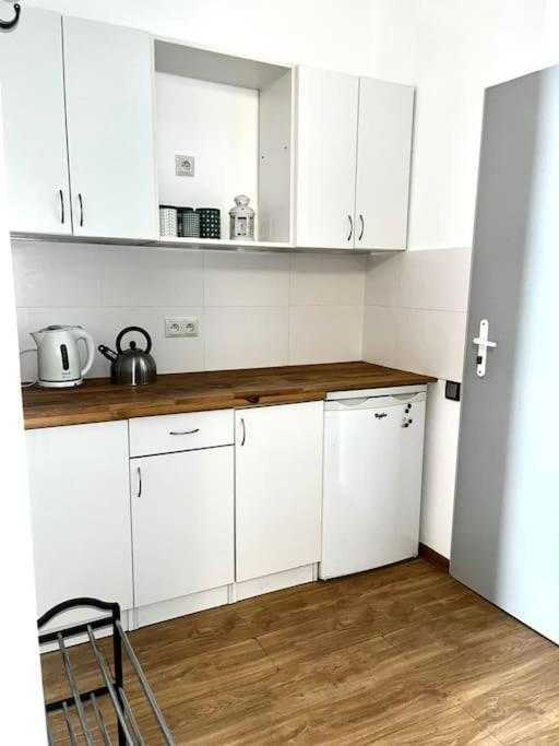 Bezagenta Centrum3 Studio Wi-Fi Great Location! Warszawa Exteriör bild