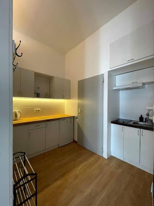 Bezagenta Centrum3 Studio Wi-Fi Great Location! Warszawa Exteriör bild